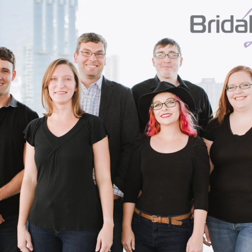 (Vorne) Von links nach rechts: Tim, Rachel, Lindsey und Sarah; (Hinten) Von links nach rechts: Tom und Josh