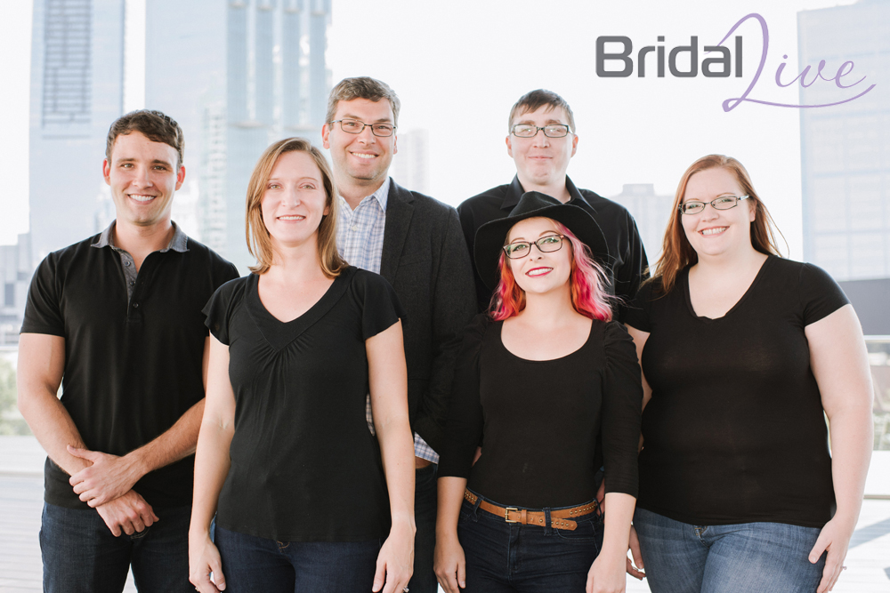 (Vorne) Von links nach rechts: Tim, Rachel, Lindsey und Sarah; (Hinten) Von links nach rechts: Tom und Josh