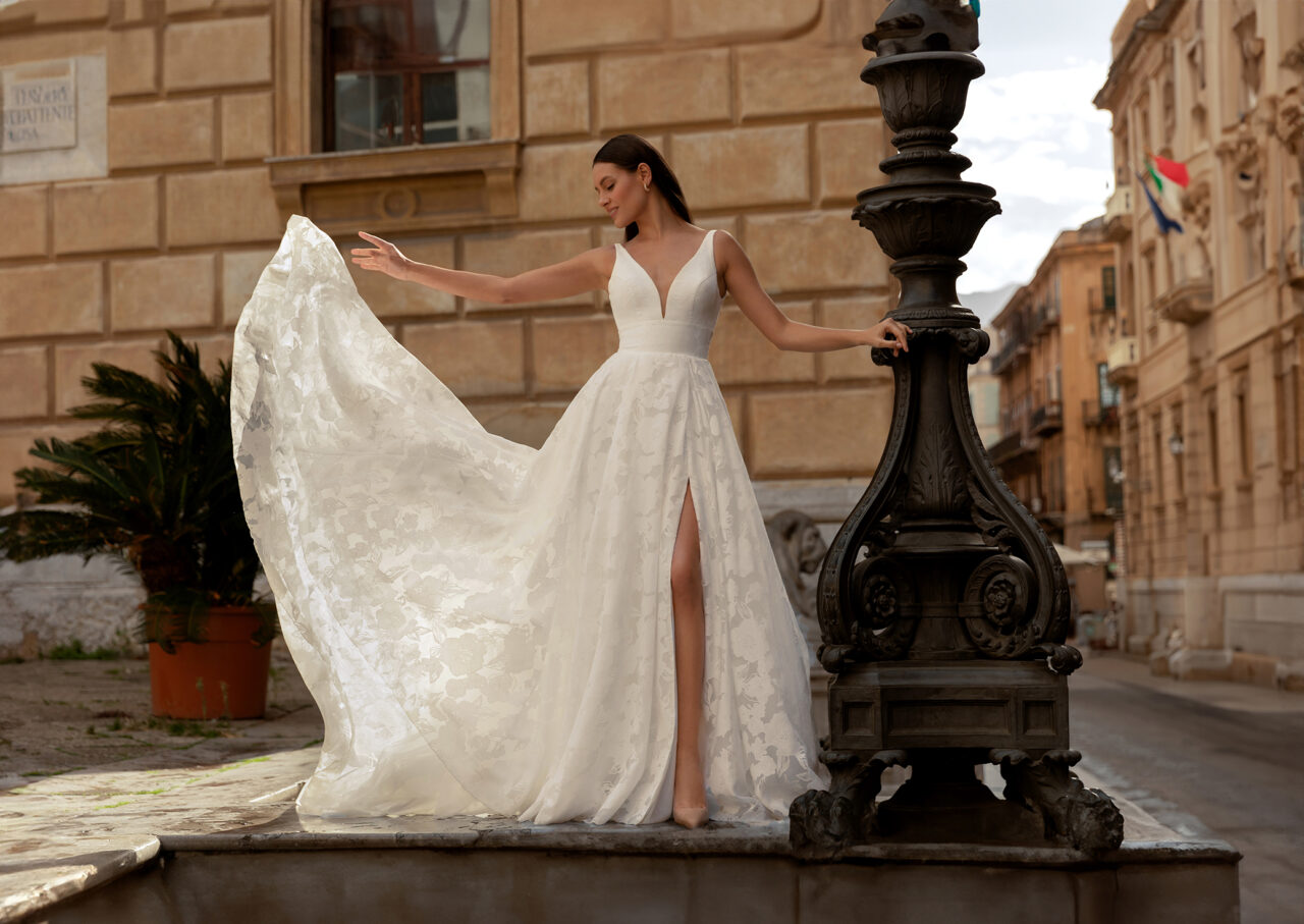 Monica Loretti Wins "Wedding Dress of the Year" at Bridal Buyer Awards ...